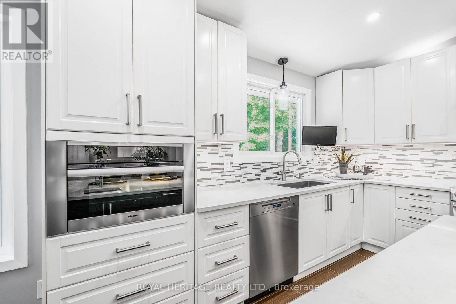 5260 CORONATION ROAD - 19