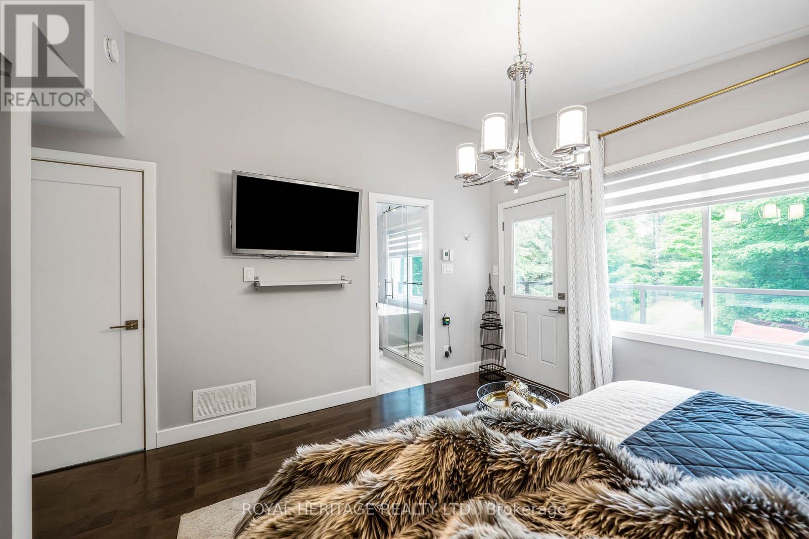 5260 CORONATION ROAD - 26