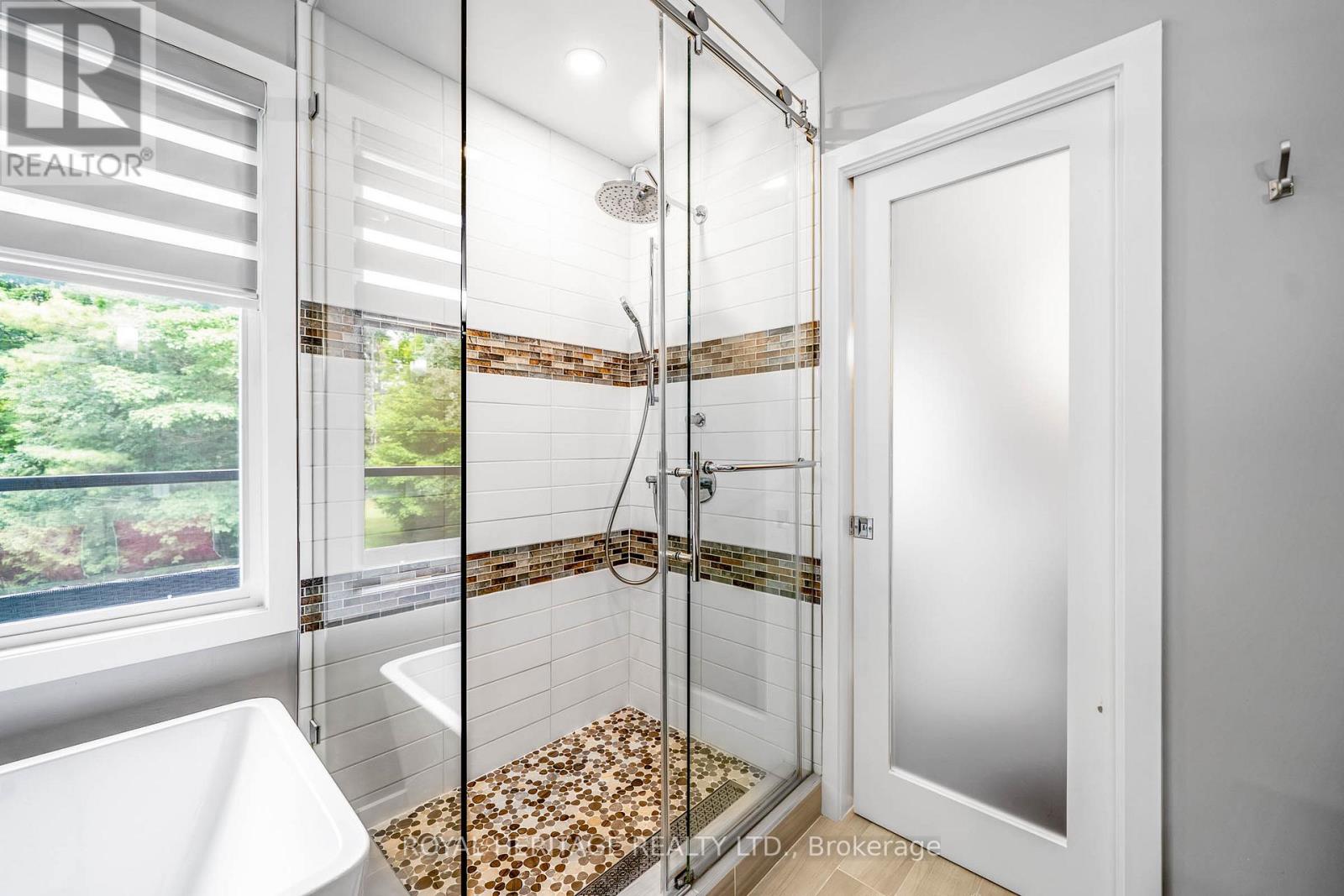 5260 CORONATION ROAD - 33