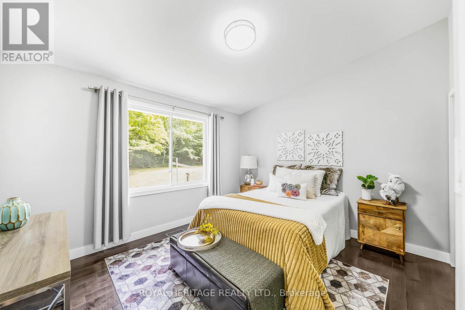 5260 CORONATION ROAD - 36