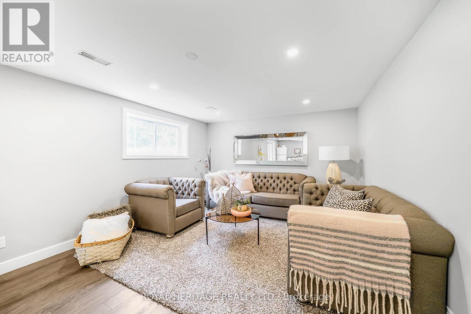 5260 CORONATION ROAD - 39