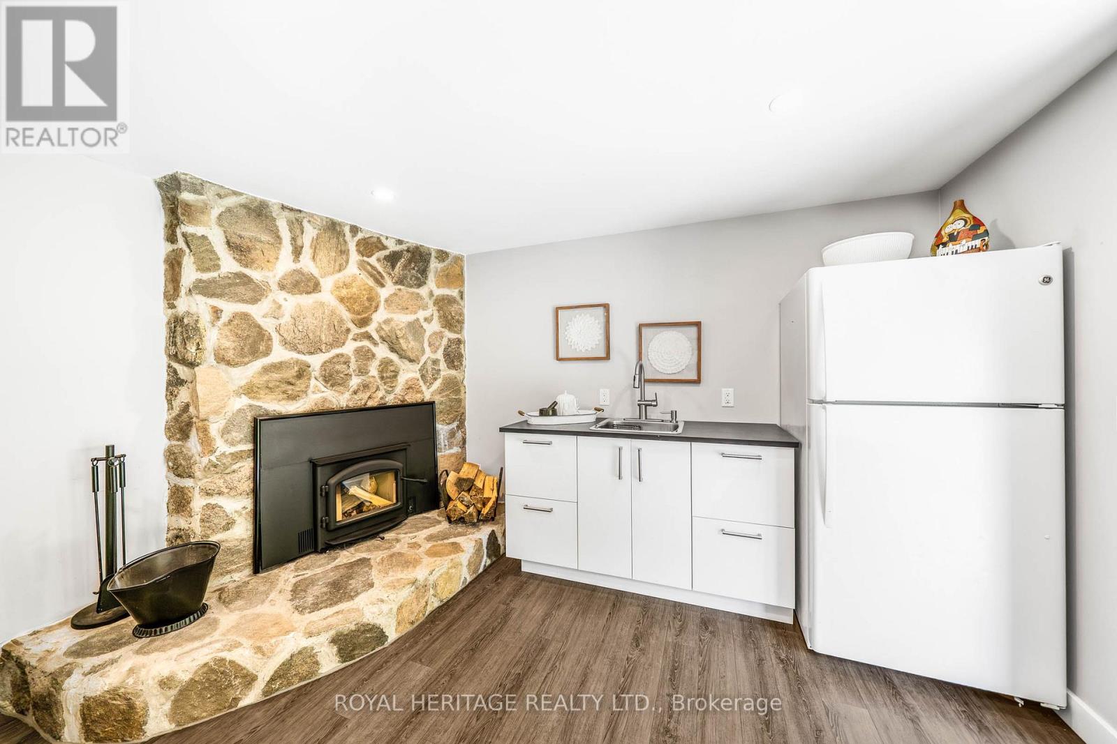 5260 CORONATION ROAD - 40
