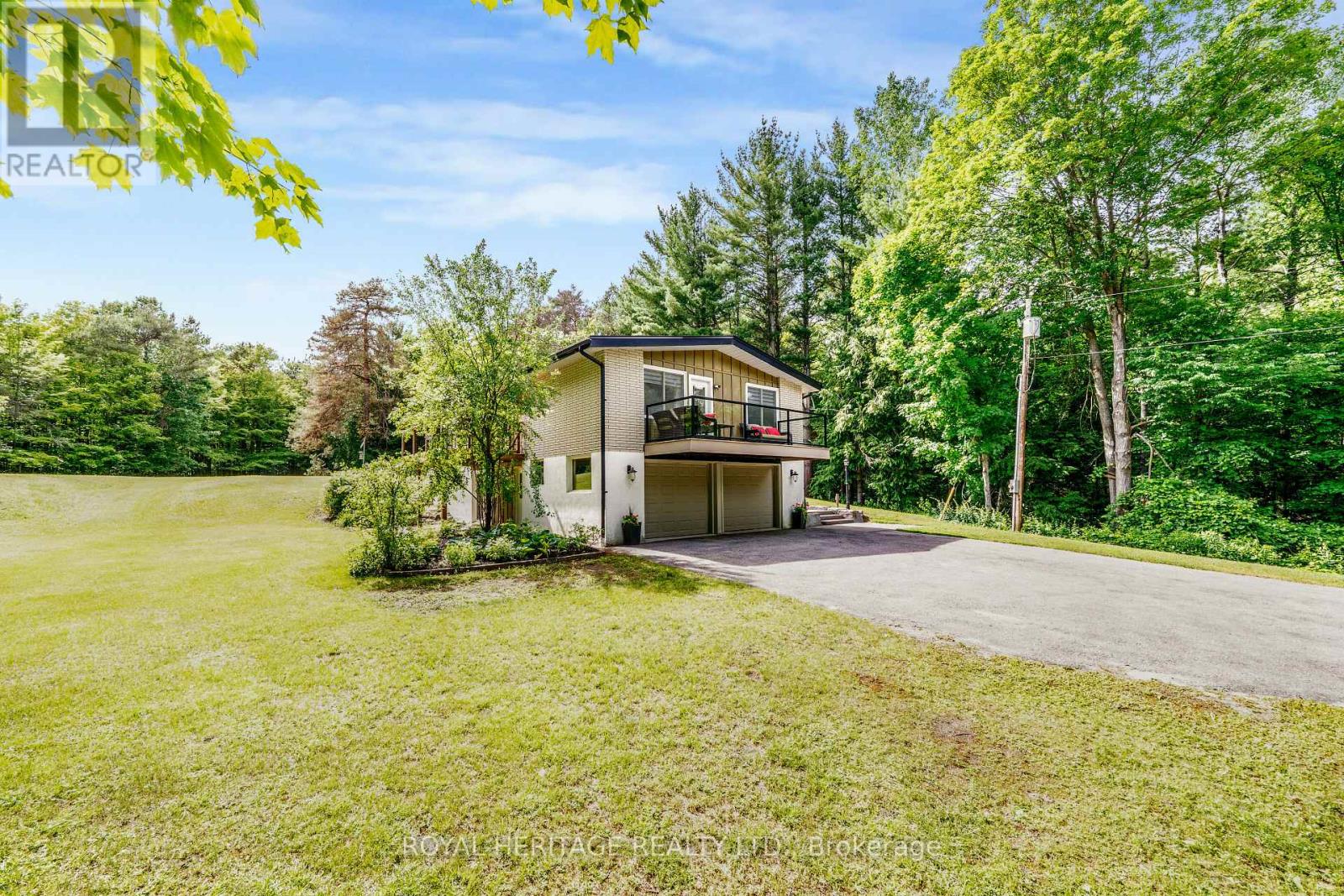 5260 CORONATION ROAD - 44
