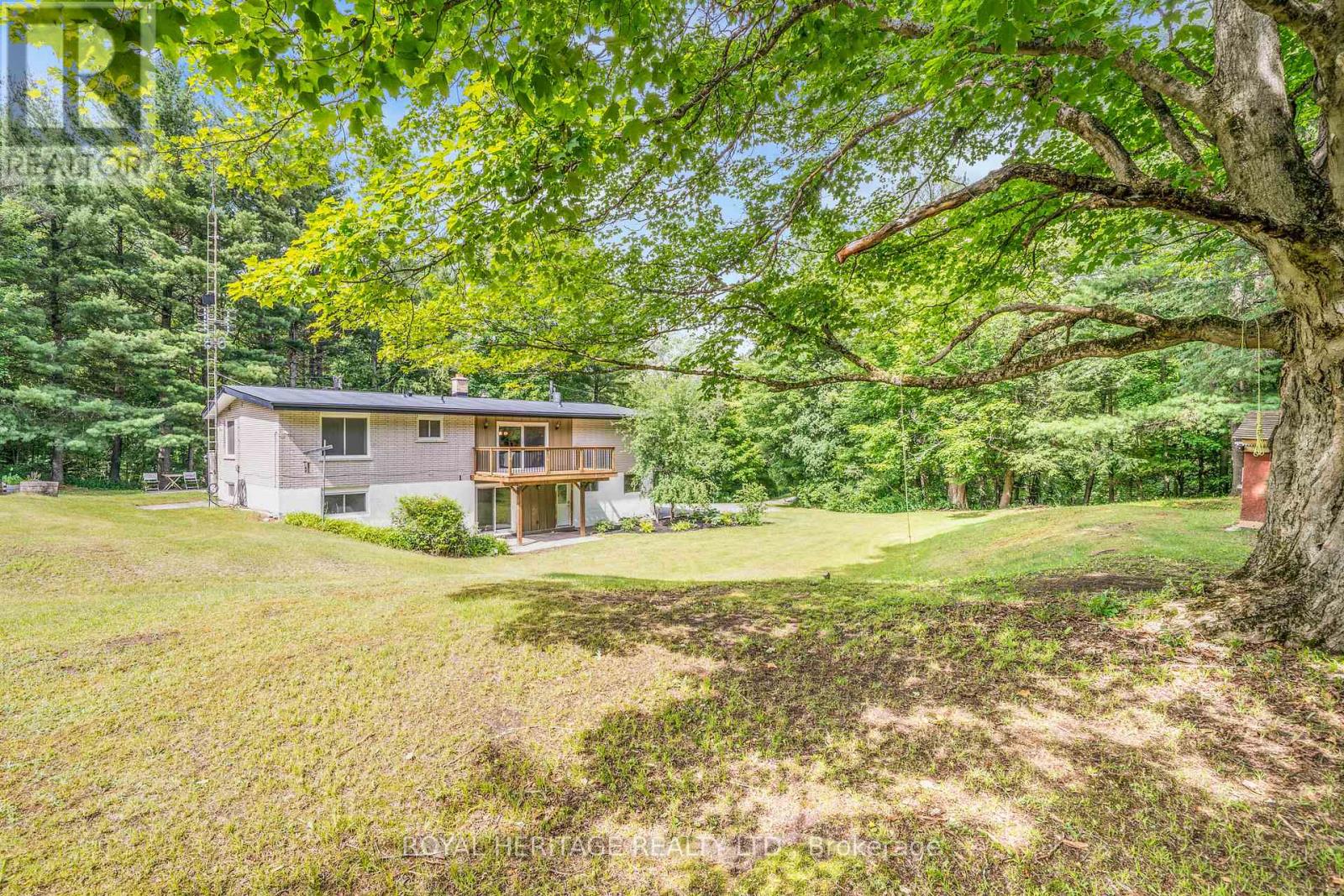 5260 CORONATION ROAD - 45