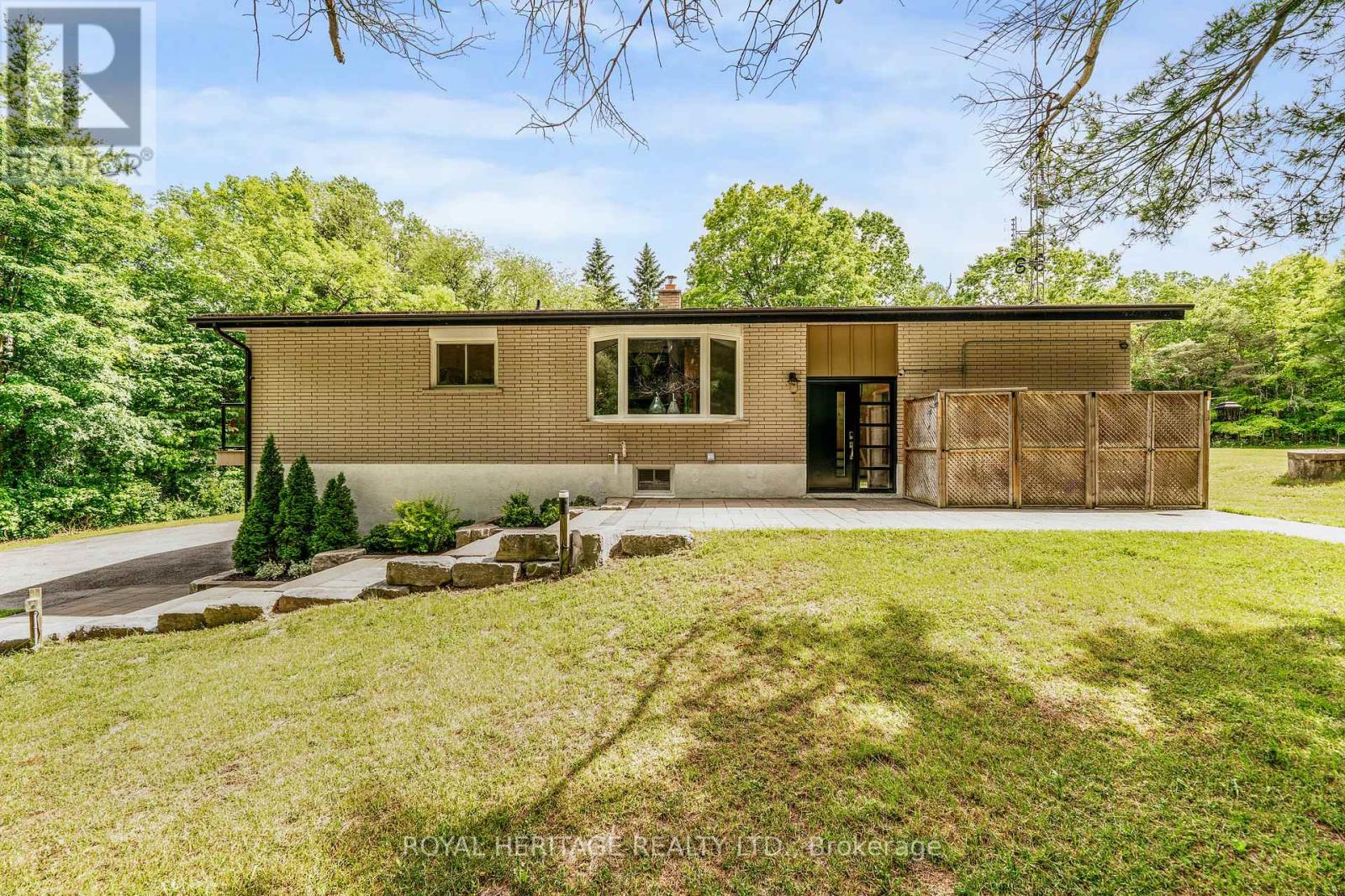 5260 CORONATION ROAD - 5