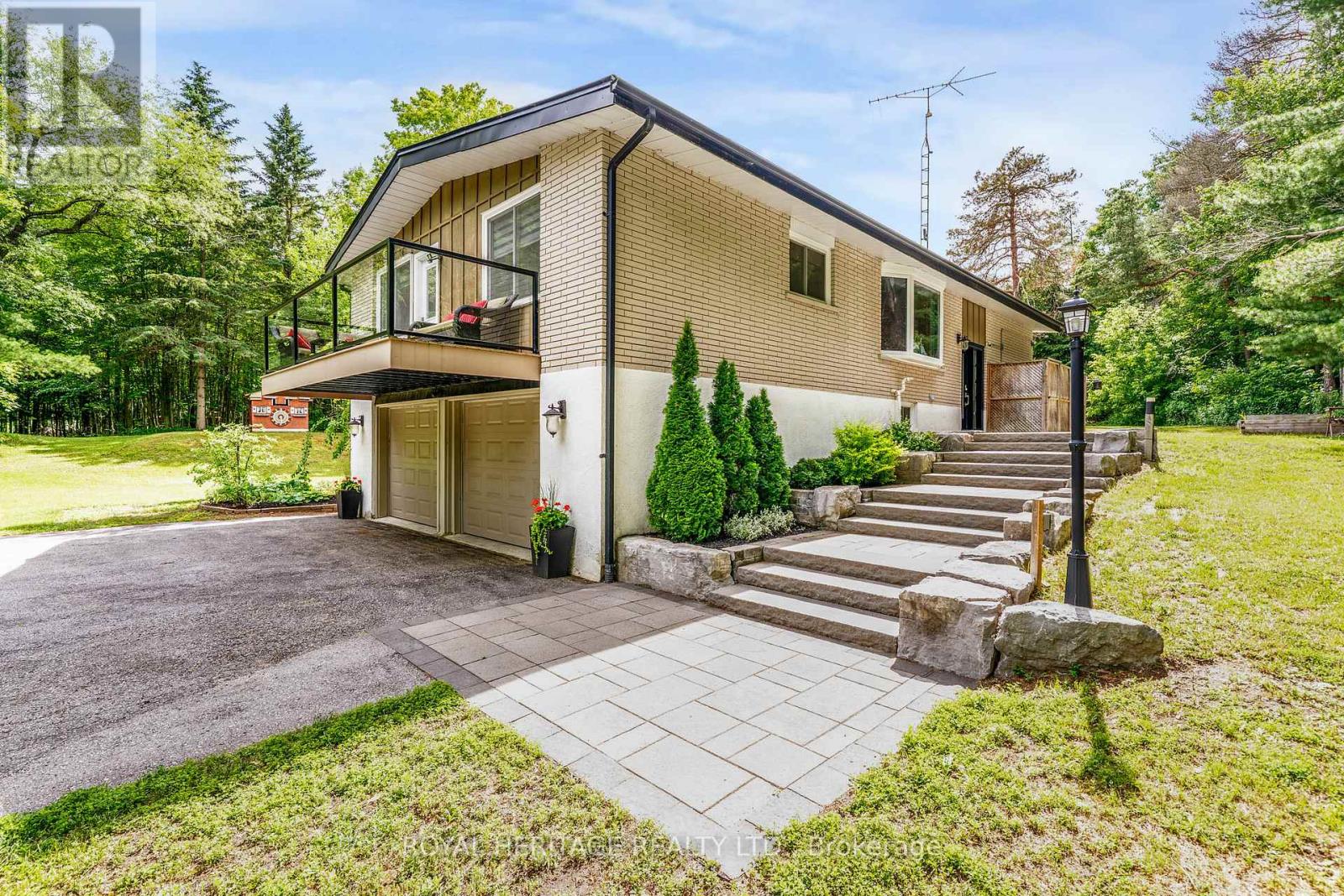 5260 CORONATION ROAD - 6