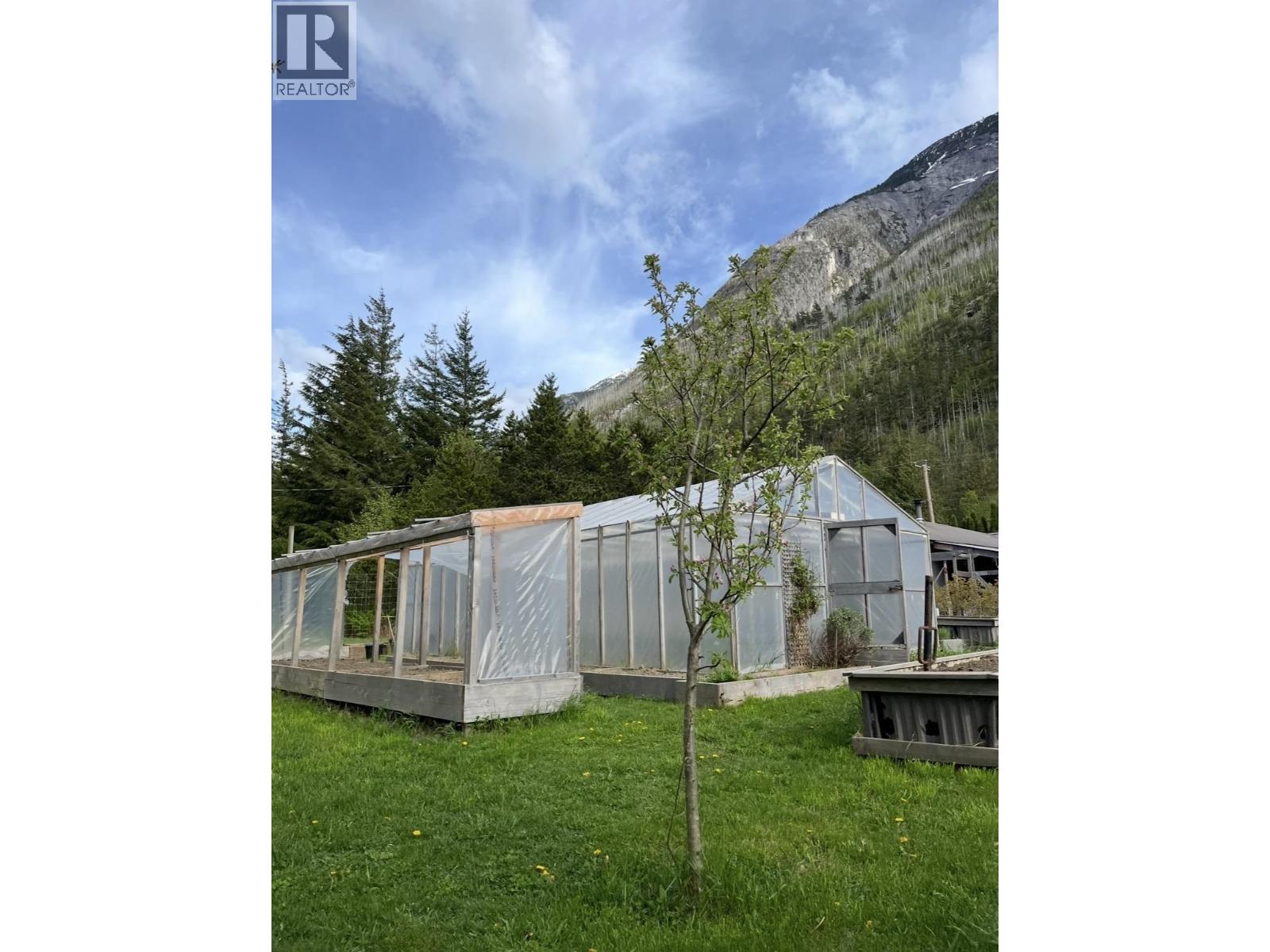 1276 MACKENZIE HIGHWAY - 16