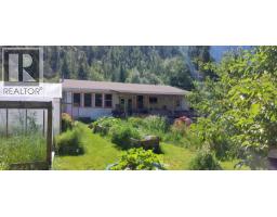 1276 Mackenzie Highway, Bella Coola, BC V0T1C0 Photo 20