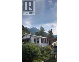 Bedroom 3 - 1276 Mackenzie Highway, Bella Coola, BC V0T1C0 Photo 6