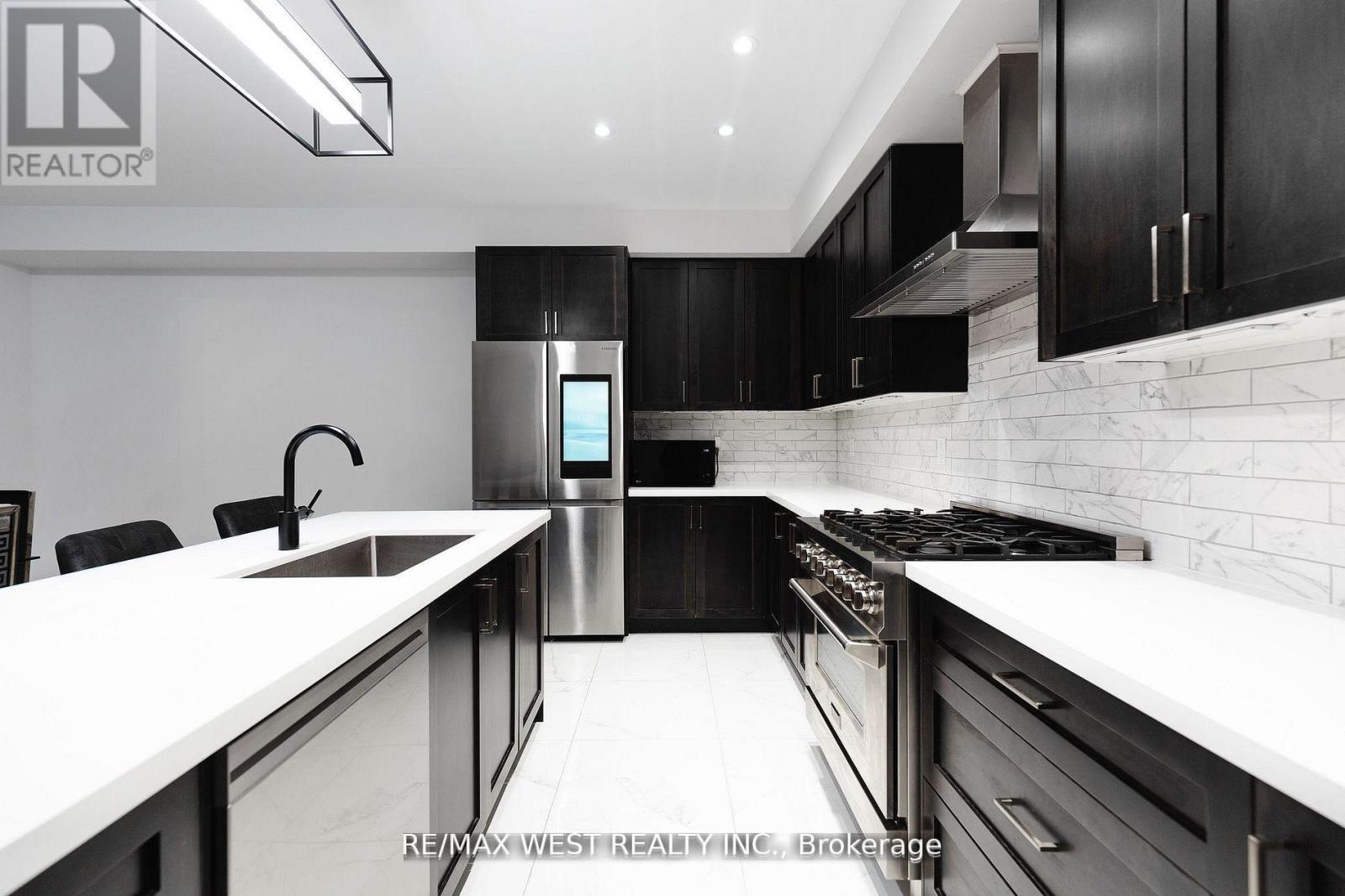 31 FREDERICK TAYLOR WAY - Image 8