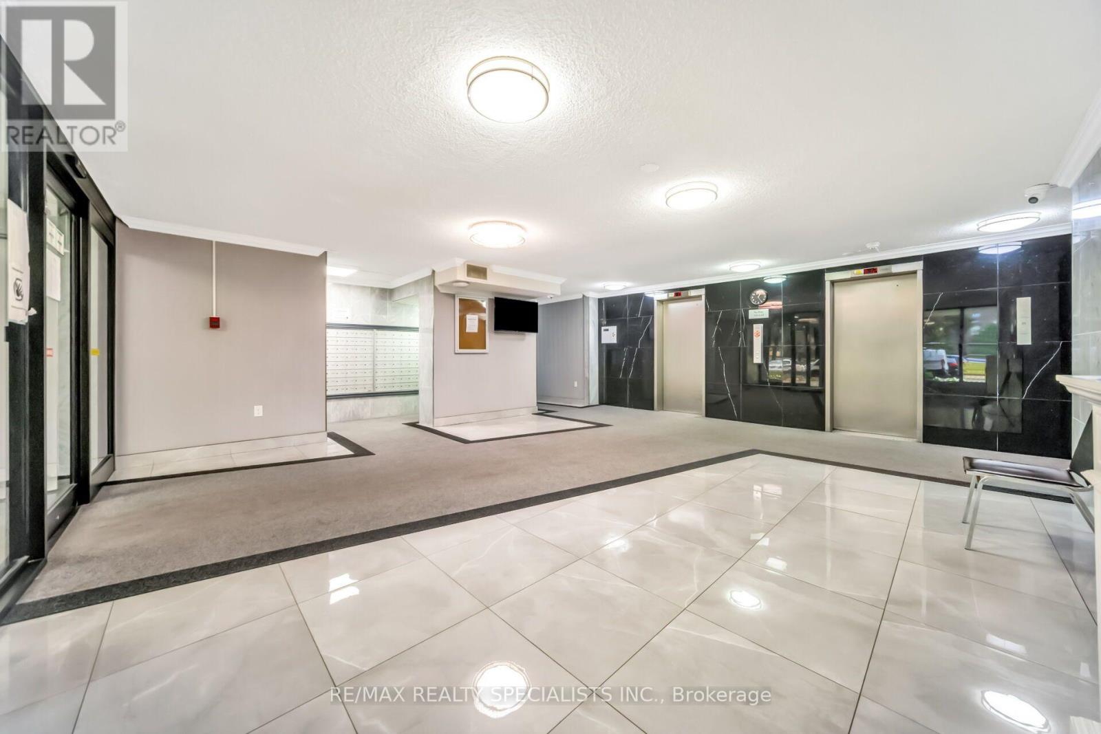 #1008 4 KINGS CROSS ROAD - 6
