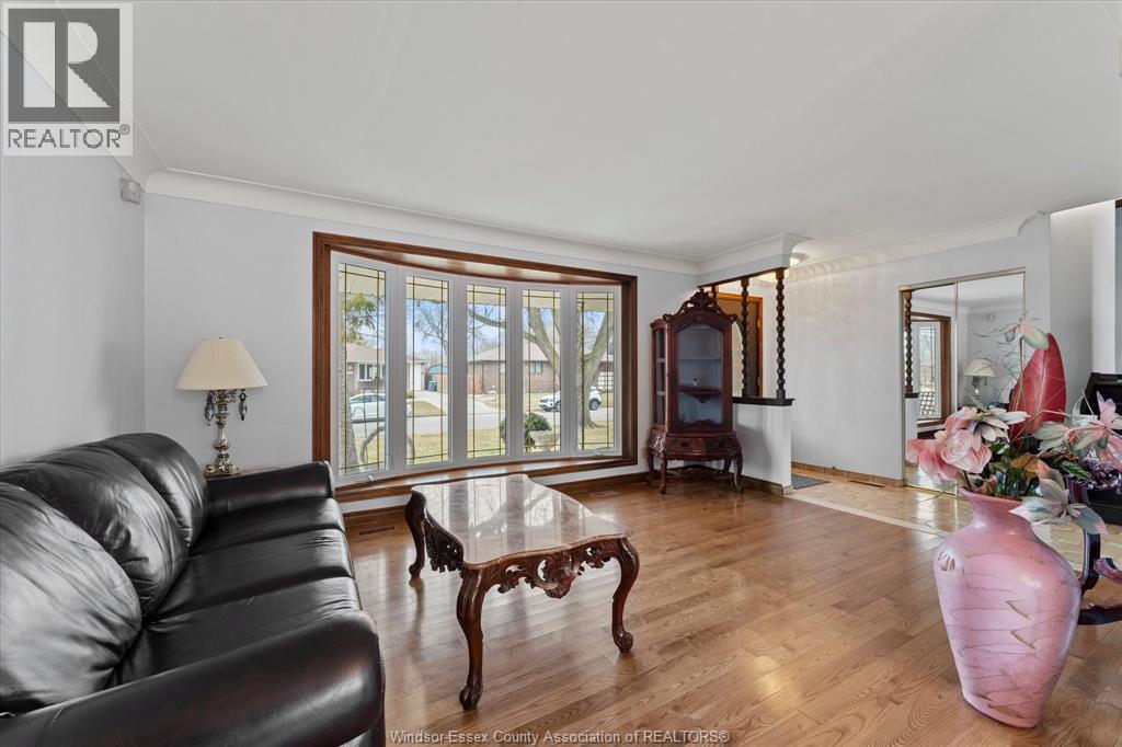 1116 SUMACH CRESCENT - 6