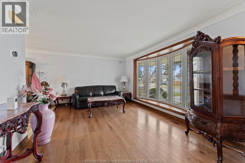 1116 SUMACH CRESCENT - Image 5