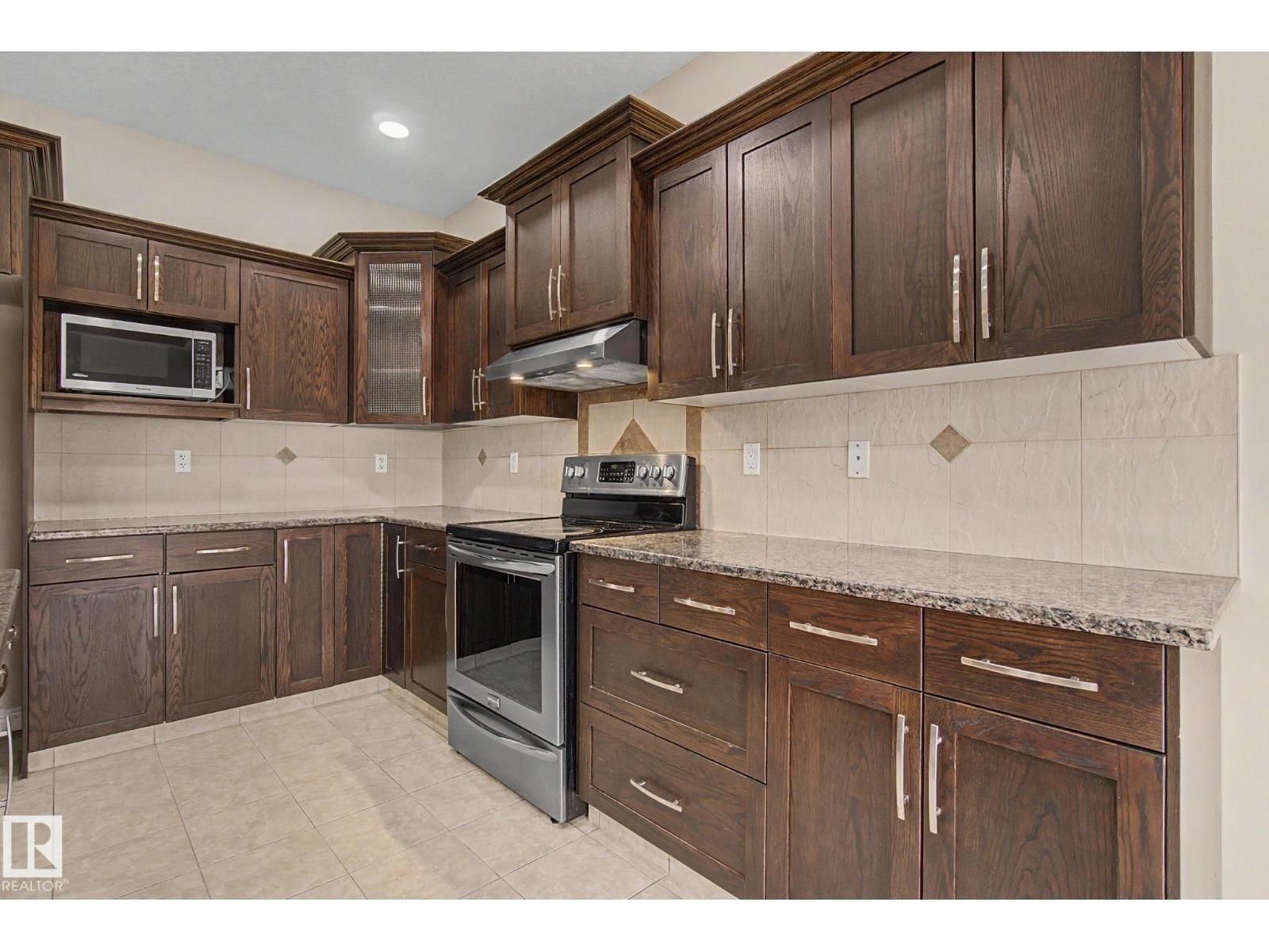 6016 10 AV SW - 11