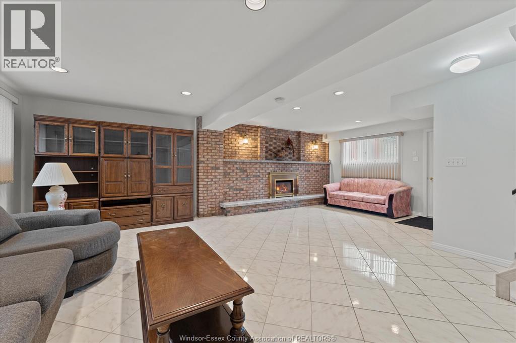 1116 SUMACH CRESCENT - 20