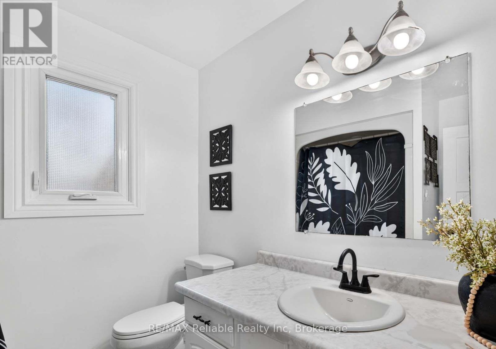 17 SUNCOAST DRIVE W - 17