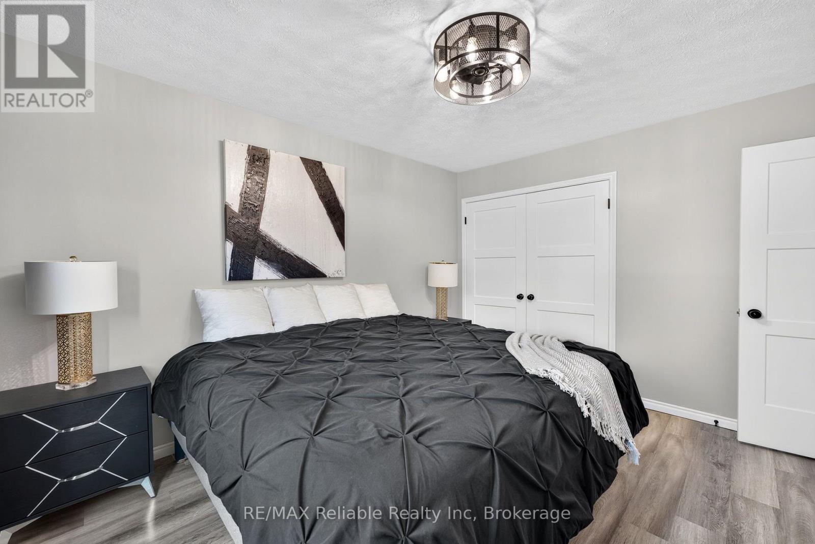 17 SUNCOAST DRIVE W - 22