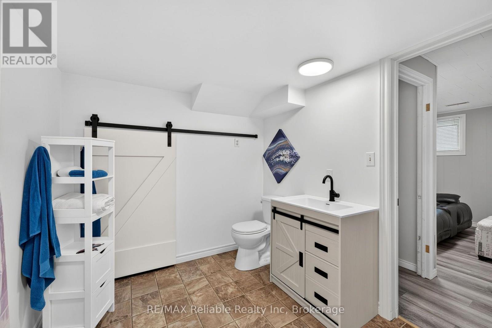 17 SUNCOAST DRIVE W - Image 33