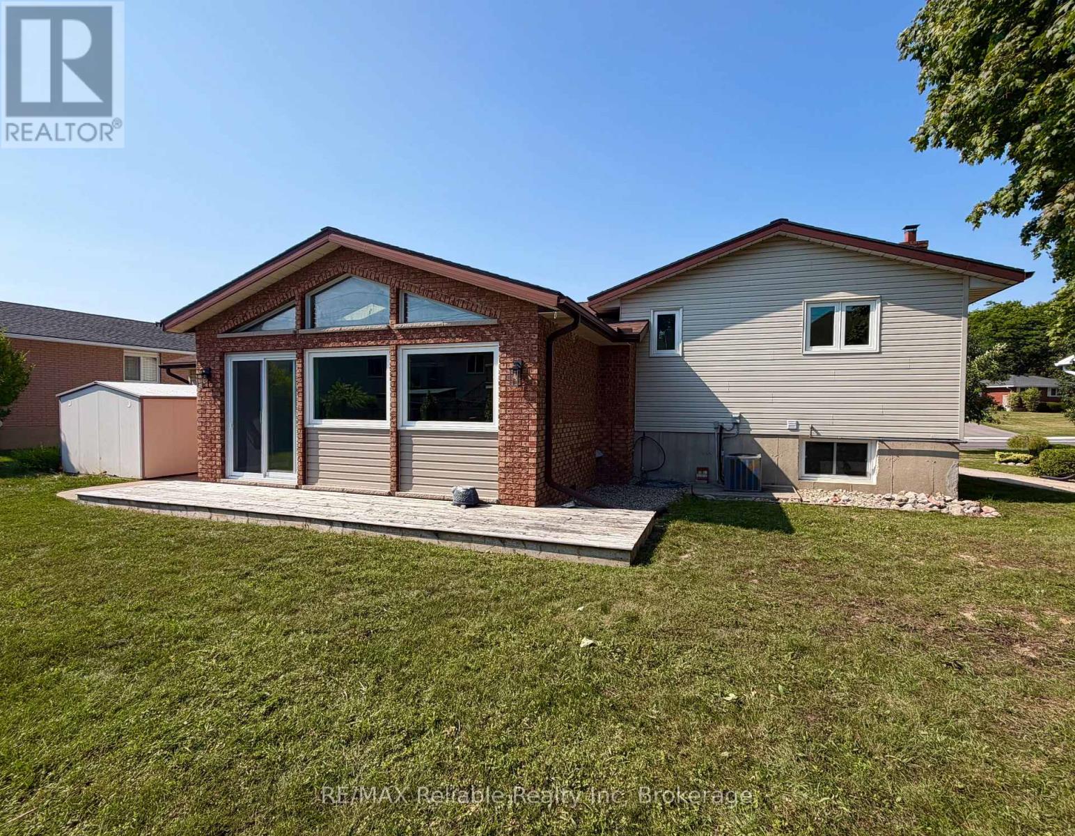 17 SUNCOAST DRIVE W - 36