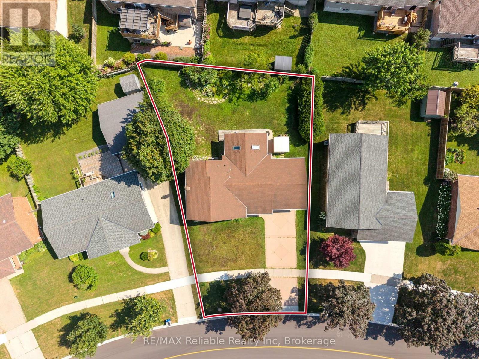 17 SUNCOAST DRIVE W - Image 45