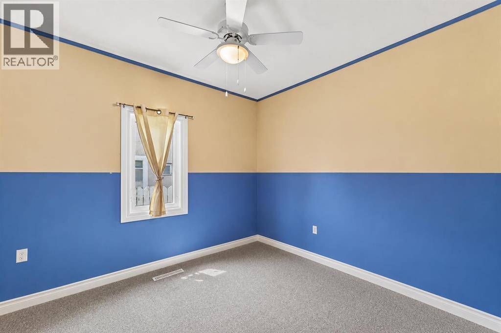 162 2 Street Northeast - Photo 17