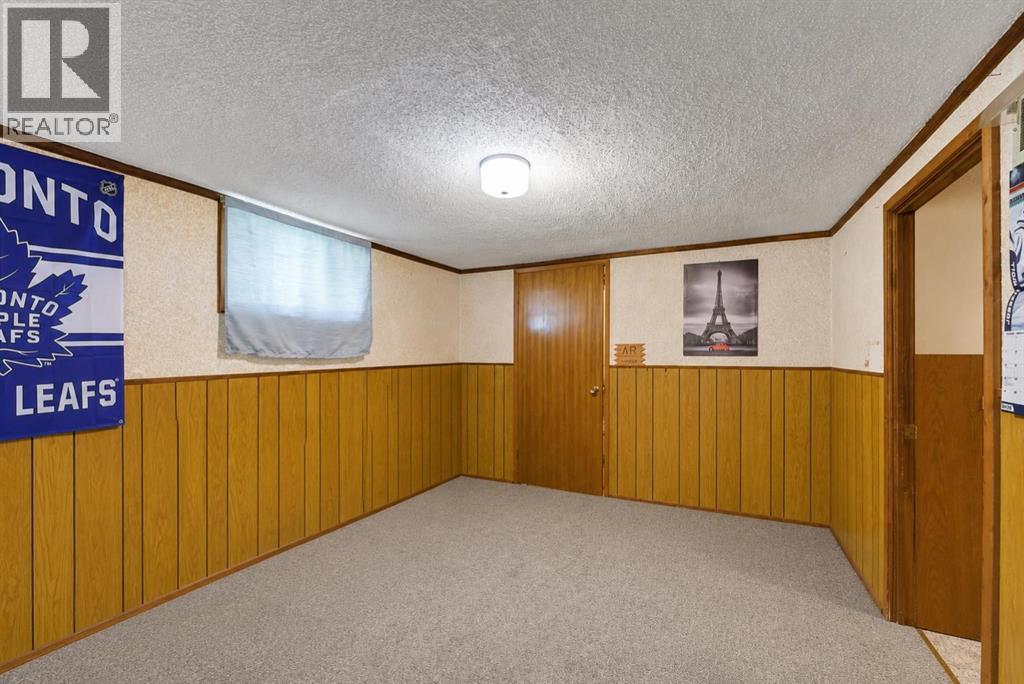 162 2 Street Northeast - Photo 28