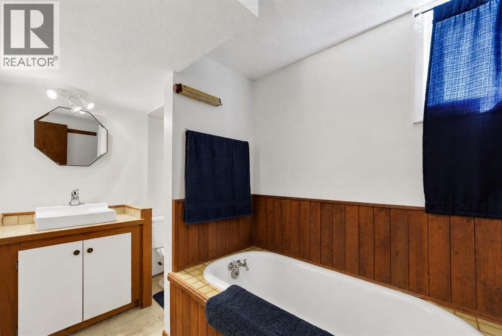 162 2 Street Northeast - Photo 32