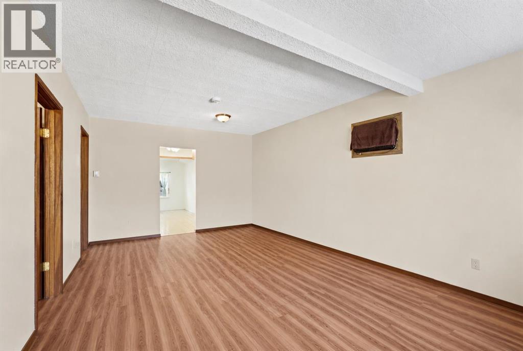 162 2 Street Northeast - Photo 5