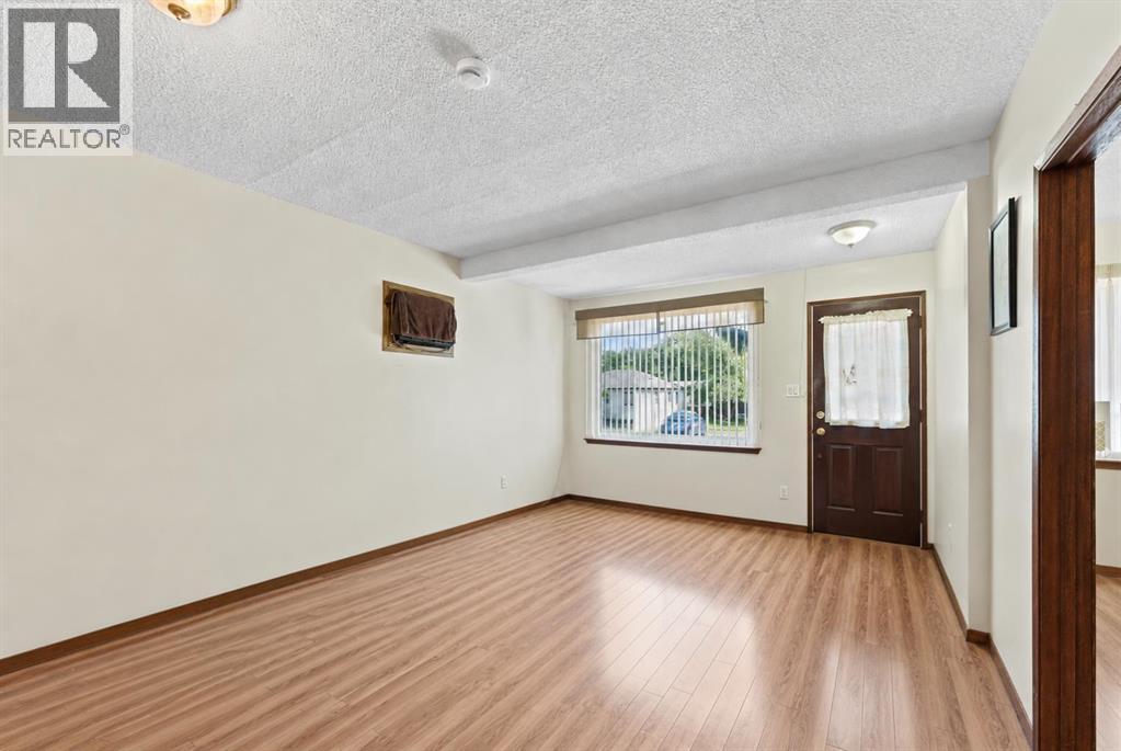 162 2 Street Northeast - Photo 7