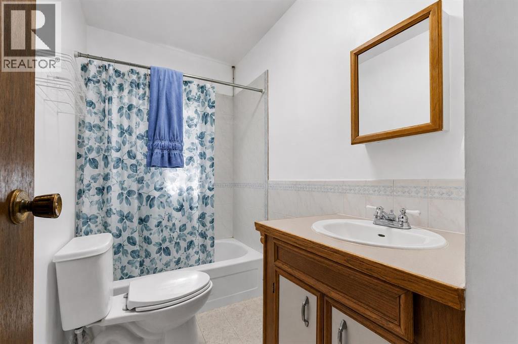 162 2 Street Northeast - Photo 19