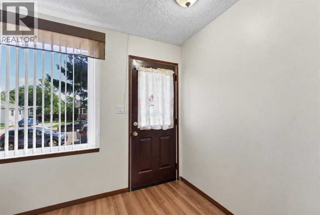 162 2 Street Northeast - Photo 6