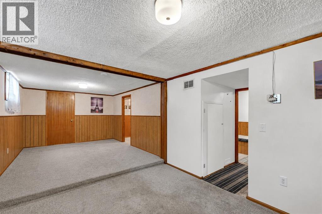 162 2 Street Northeast - Photo 23