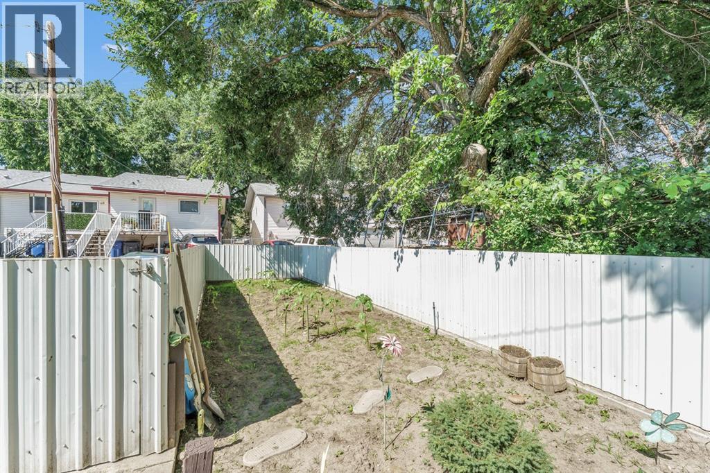 162 2 Street Northeast - Photo 43
