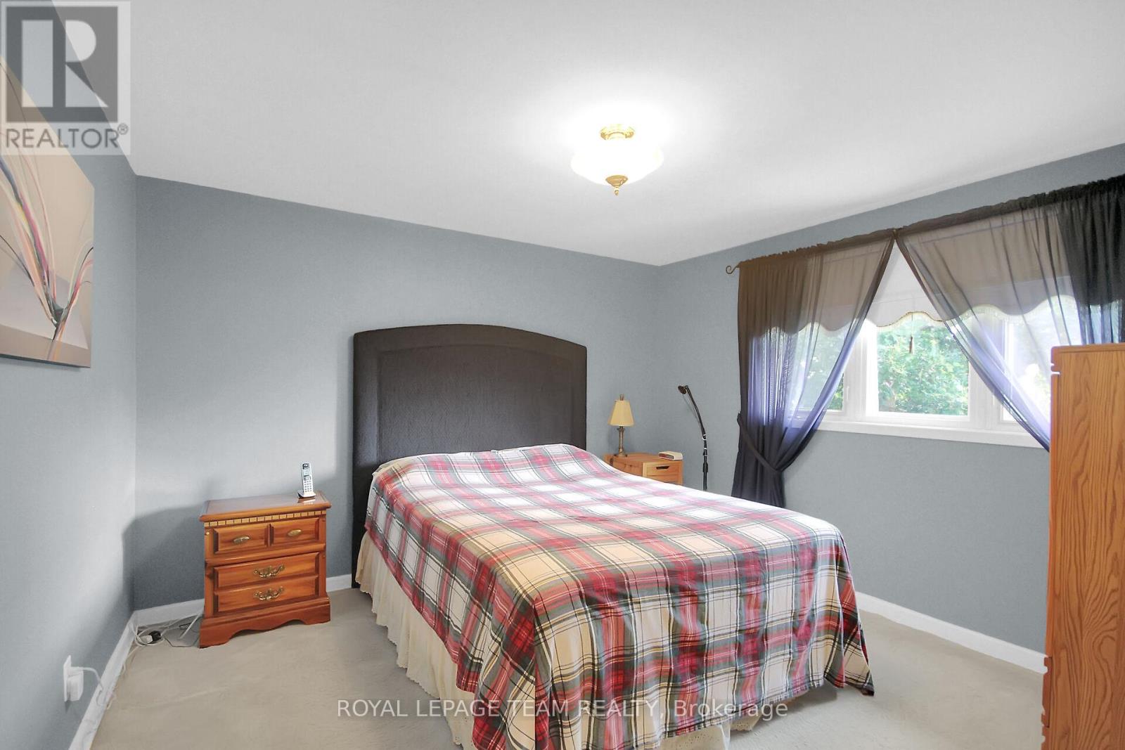 3 Bed, 2 Bath House for Sale in Ottawa – 962 DYNES ROAD, Ottawa – MLS# X13642230 - Image 18