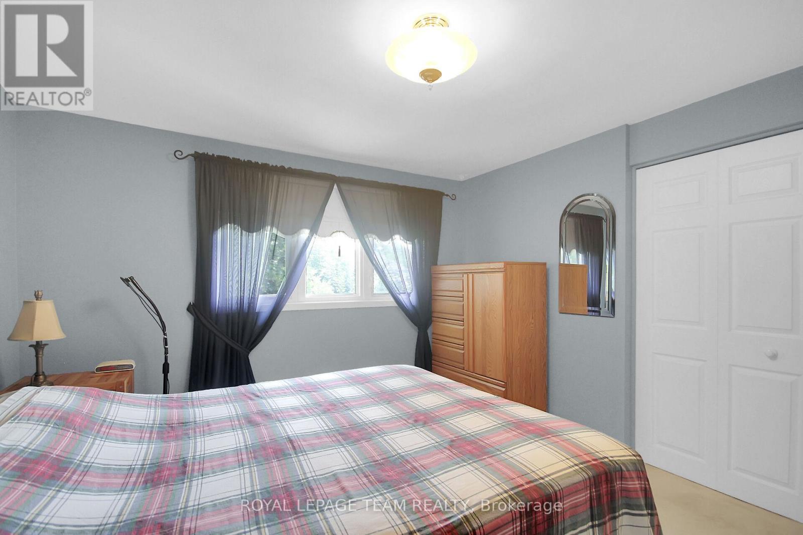 3 Bed, 2 Bath House for Sale in Ottawa – 962 DYNES ROAD, Ottawa – MLS# X13642230 - Image 19