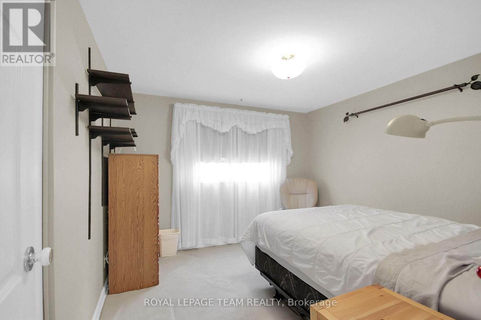 962 DYNES ROAD - 21