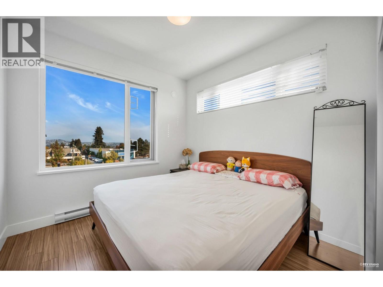 2 Bed, 2 Bath House for Sale in Burnaby – PH13 5355 LANE STREET, Burnaby – MLS# R3152871 - Image 9