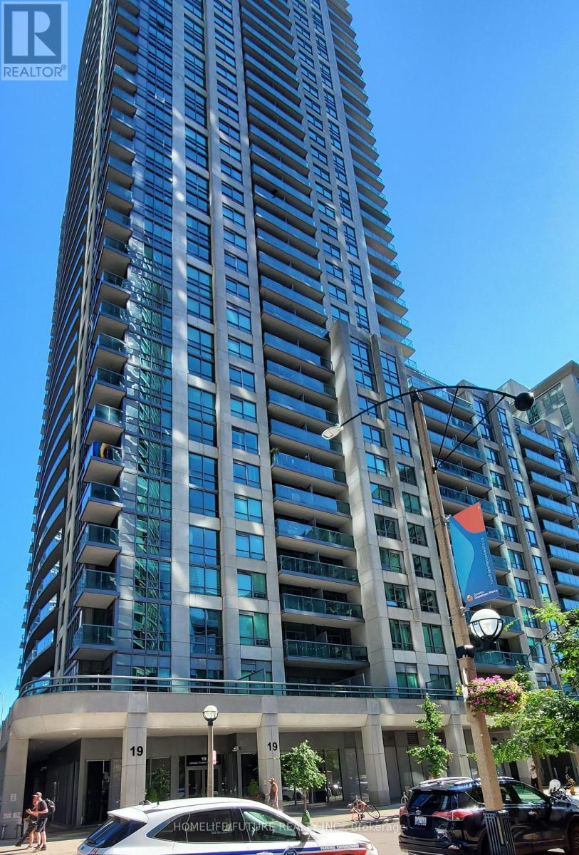 Photo of 19 Grand Trunk Crescent