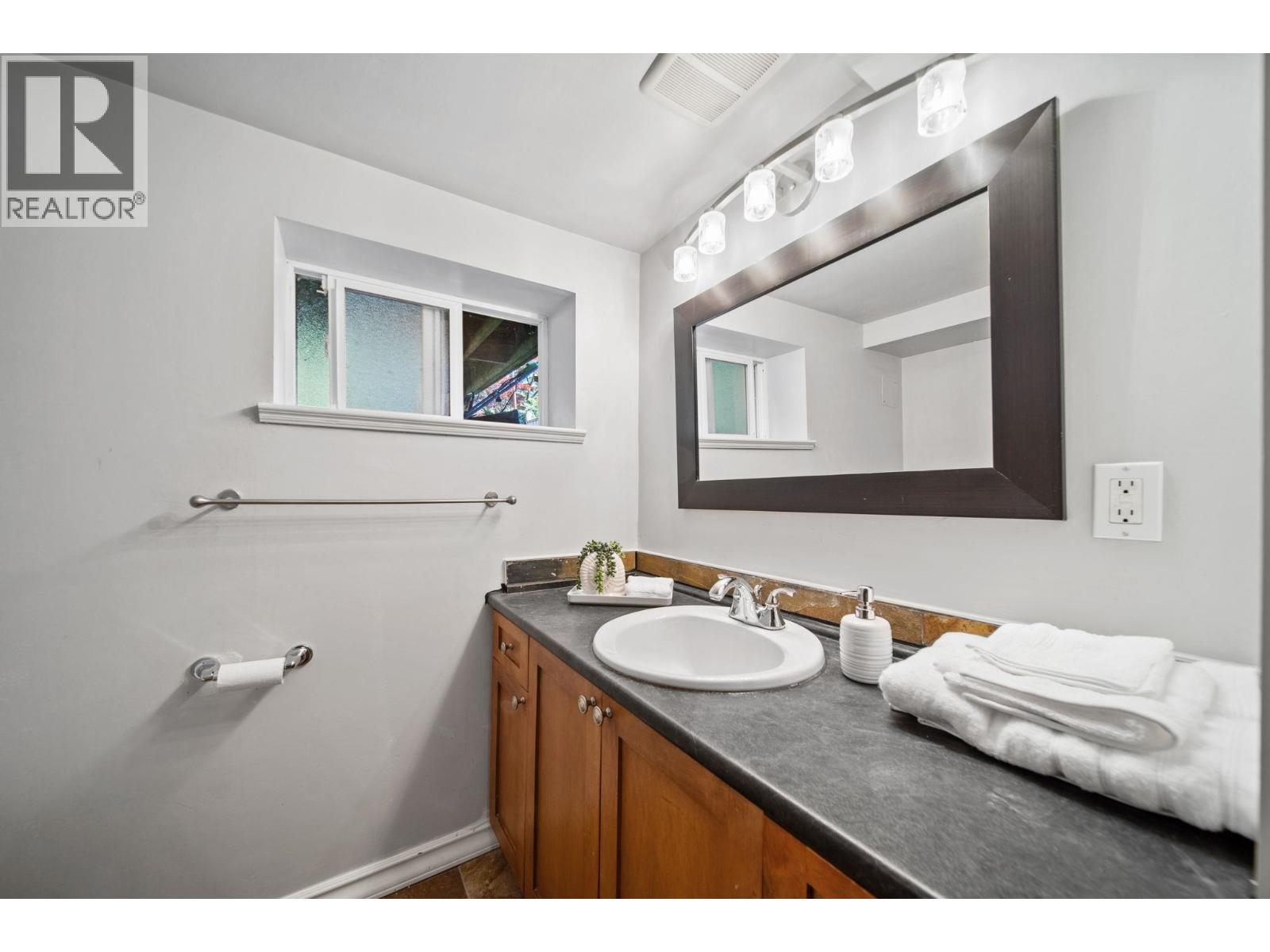 306 NINTH AVENUE, New Westminster