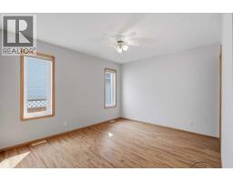 Bedroom - 31 Palmer Close, Sylvan Lake, AB T4S1K3 Photo 12