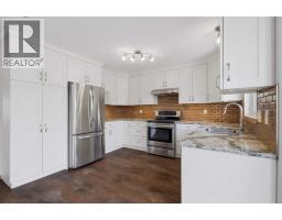 Living room - 31 Palmer Close, Sylvan Lake, AB T4S1K3 Photo 8