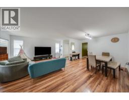 Kitchen - 2507 Columbia Avenue, Castlegar, BC V1N2X4 Photo 9