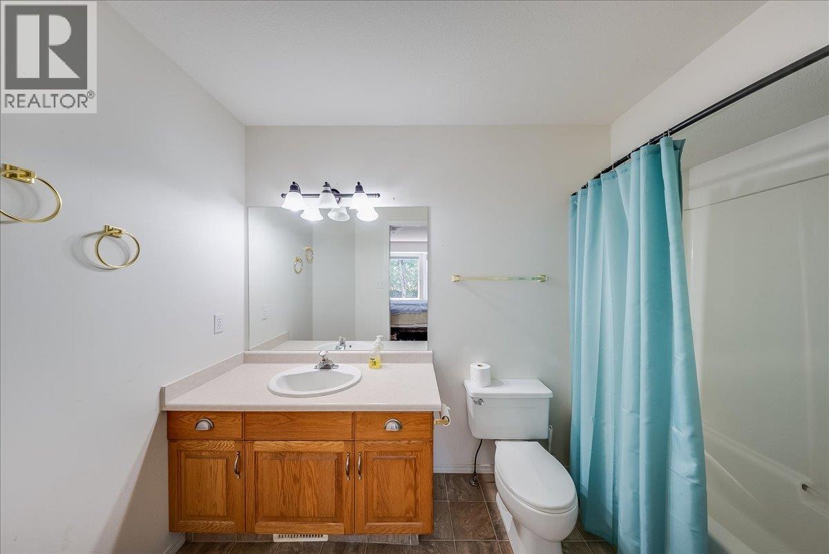 2507 COLUMBIA Avenue - 25