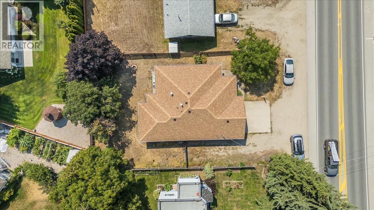 2507 COLUMBIA Avenue, Castlegar — photo 3