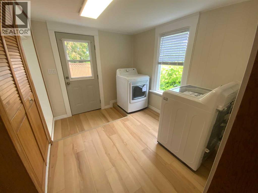 138 Trochu Avenue - Photo 10