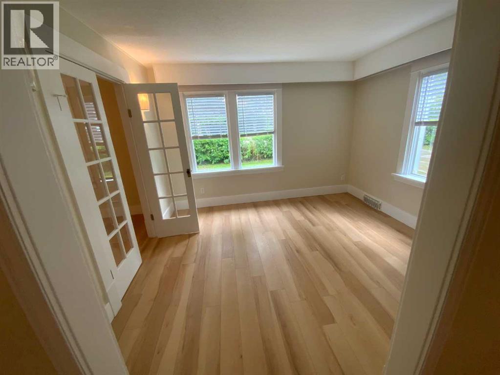 138 Trochu Avenue - Photo 5