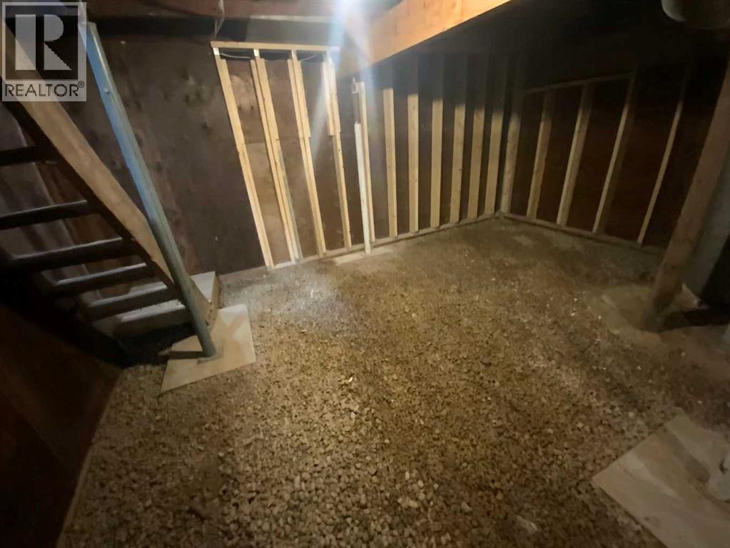 138 Trochu Avenue - Photo 36