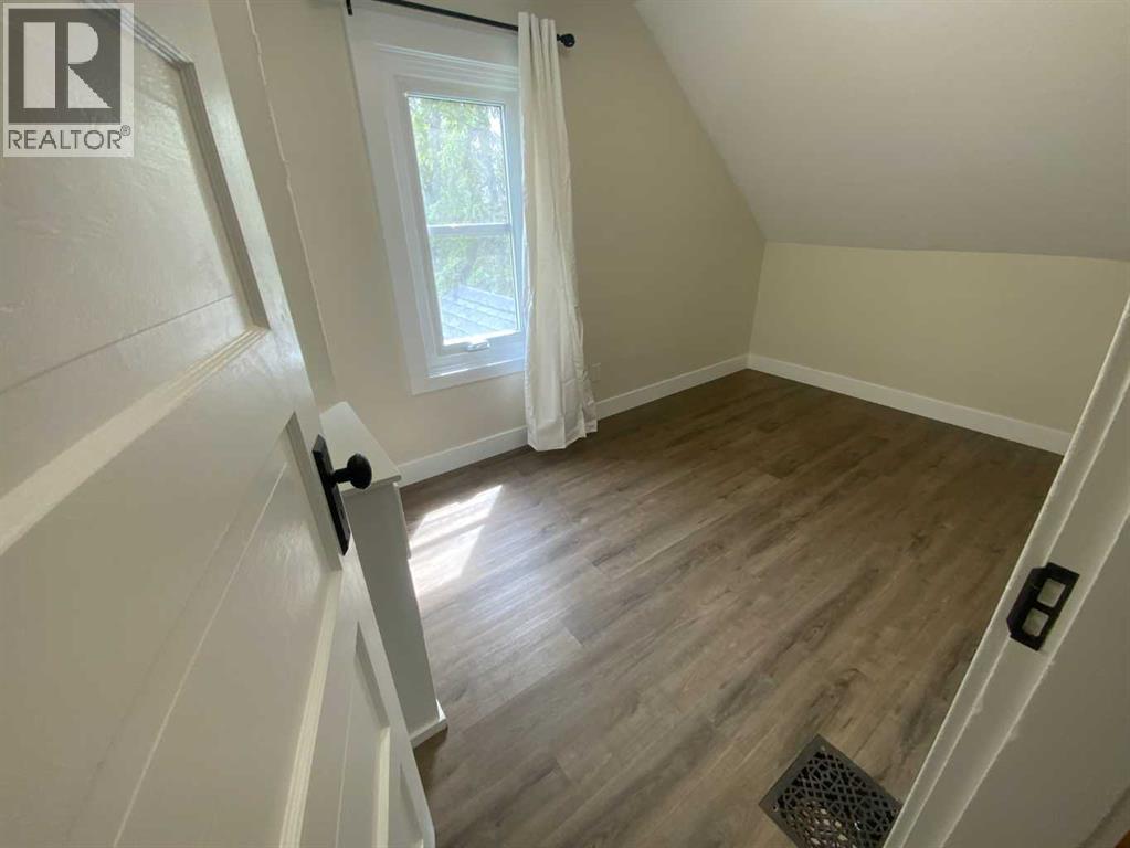138 Trochu Avenue - Photo 24
