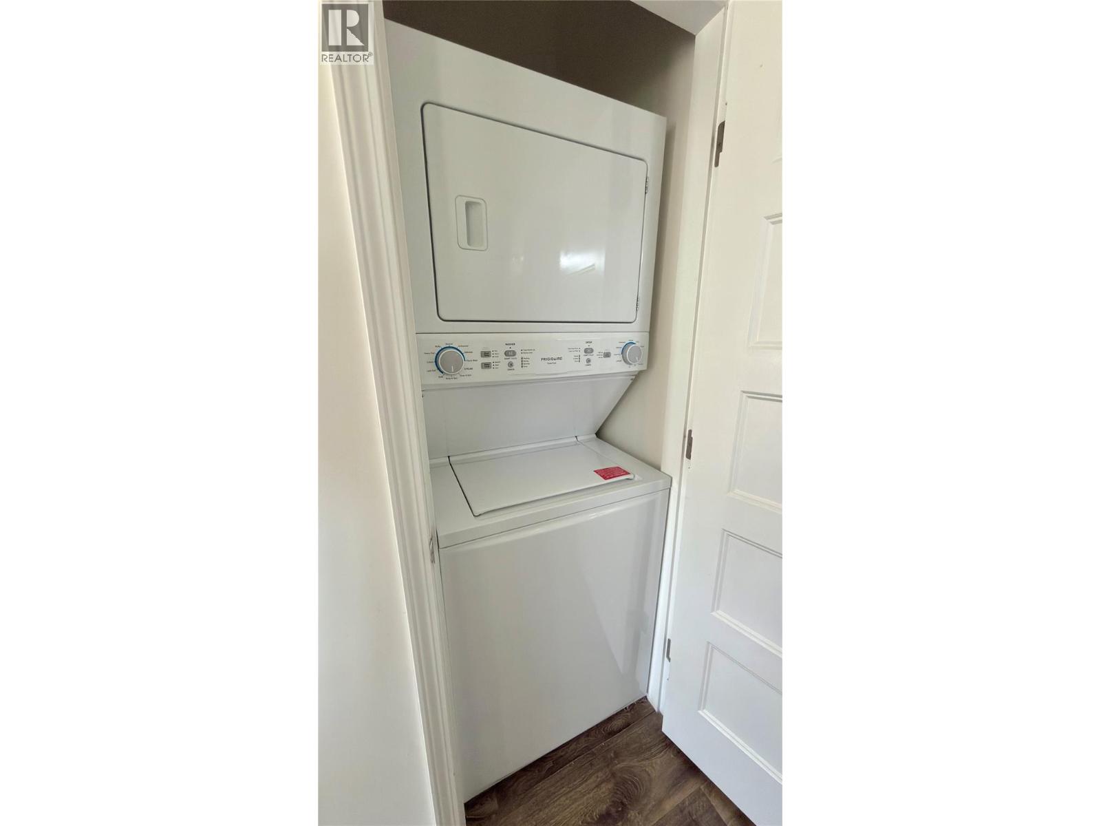15230 + 15236 89th Street - 38