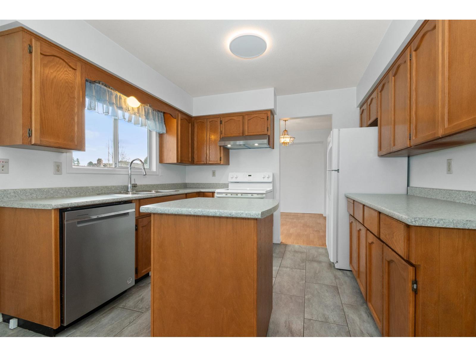 5 Bed, 3 Bath House for Sale in Abbotsford – 3340 CLEARBROOK ROAD, Abbotsford – MLS# R3152762 - Image 7